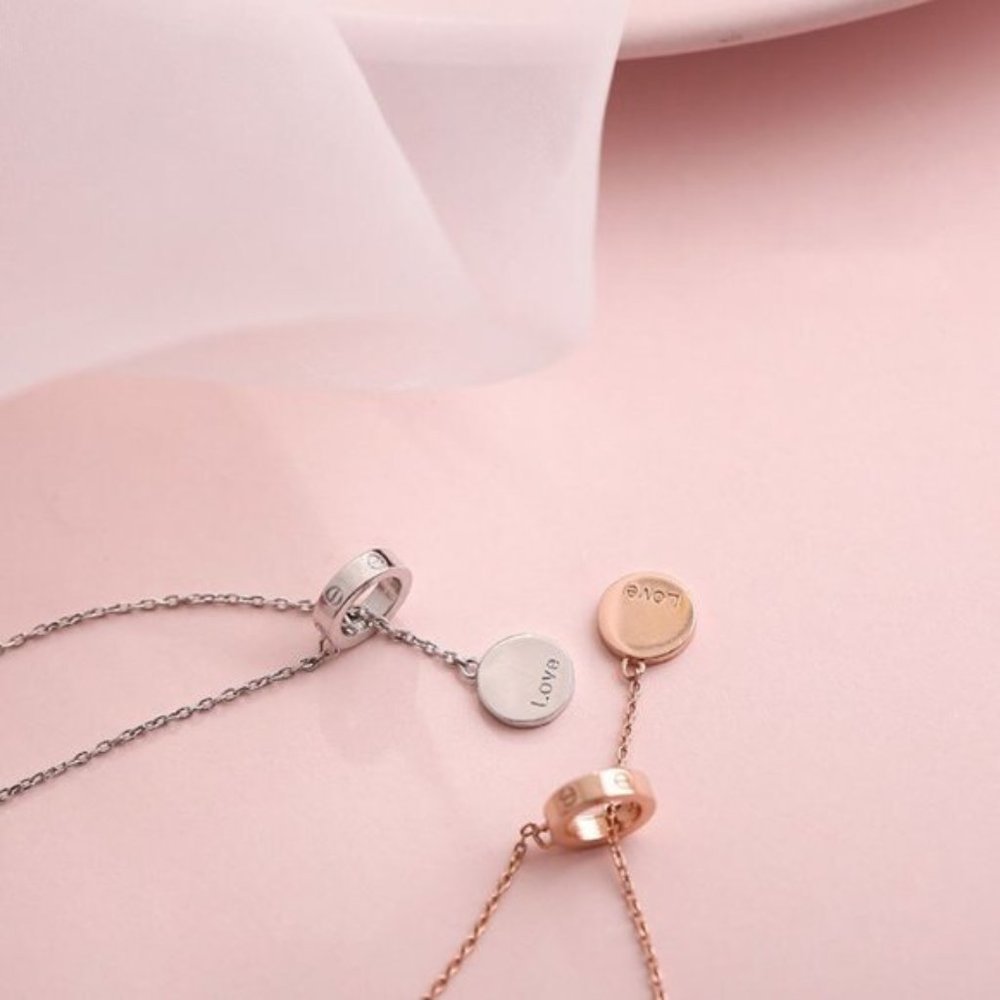 NEW Silver/RoseGold Simple Circle Necklace - Picture 3 of 6